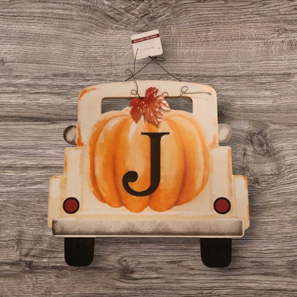 Wooden pumpkin truck sign with J - Picture 1 of 6